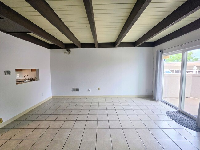 Building Photo - 3110 Van Teylingen Dr