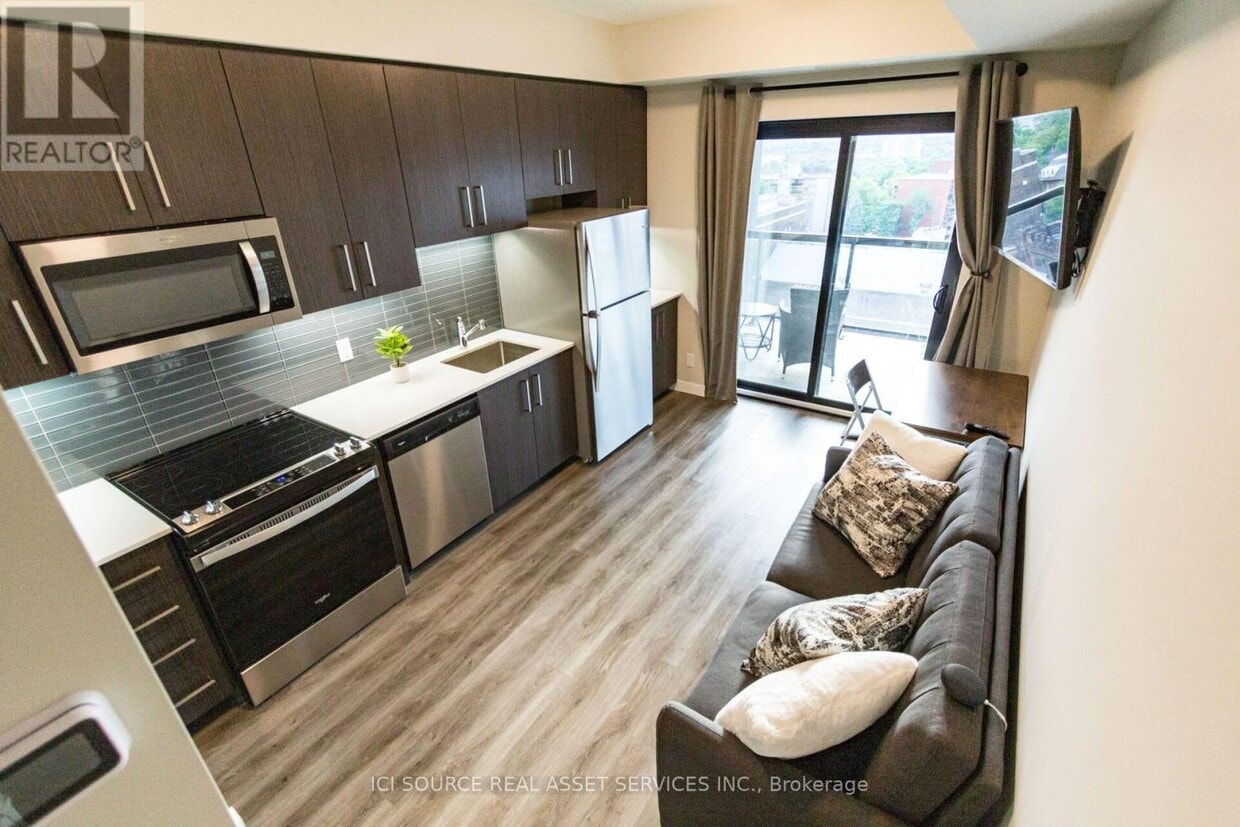 Photo principale - 15 Queen St S