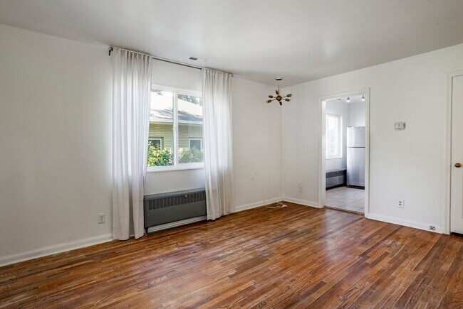 Building Photo - Inviting 2-Bedroom Gem Just Minutes from L...