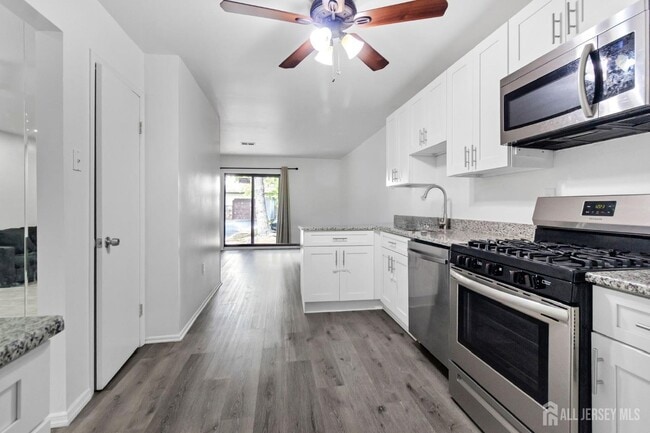 Building Photo - 115 Aspen Dr