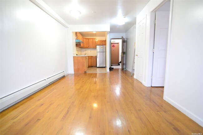 Foto del edificio - 85-24 57th Ave