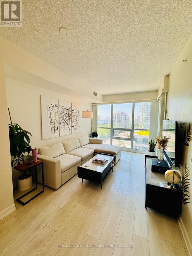 Photo du bâtiment - 2200-2200 Lake Shore Blvd W