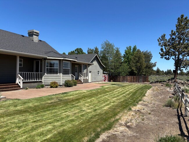 Foto del edificio - Great Tumalo Single Story Home with Mounta...