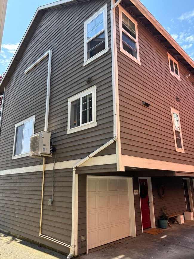 Building Photo - 2627 NW 56th St