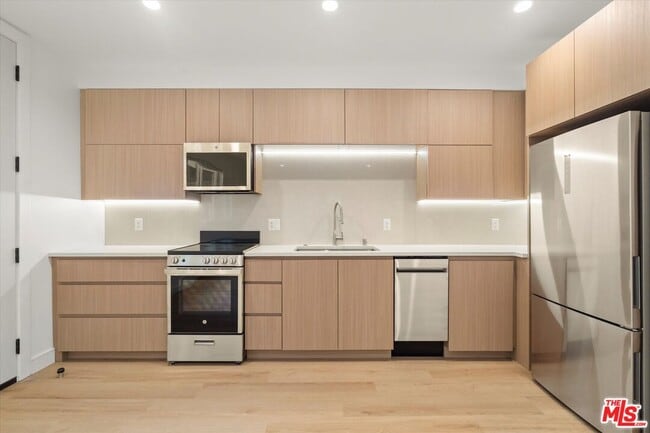 Foto del edificio - 11023 1/2 Blix St