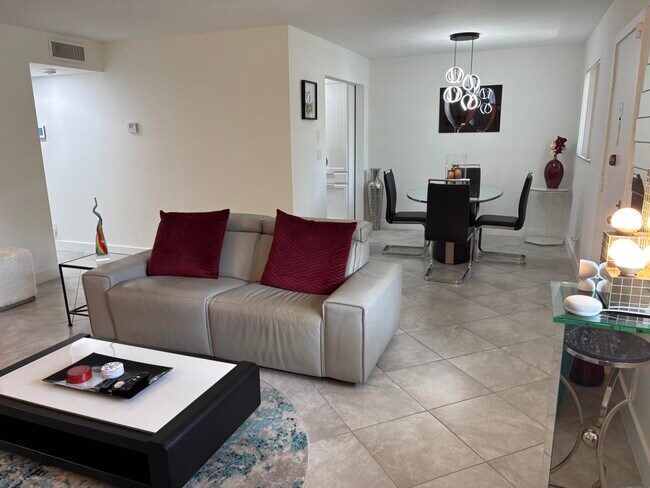 Foto del edificio - 7233 Ashmont Cir