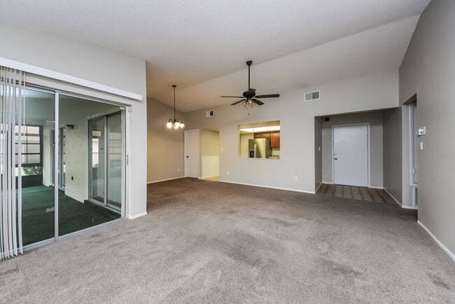Building Photo - 10602 Lazy Lake Dr