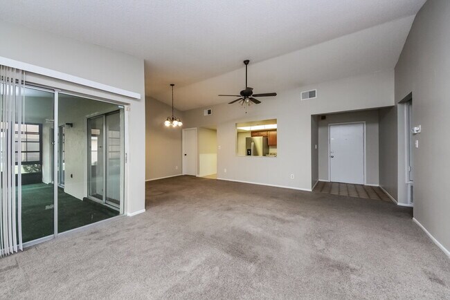 Foto del edificio - 10602 Lazy Lake Dr