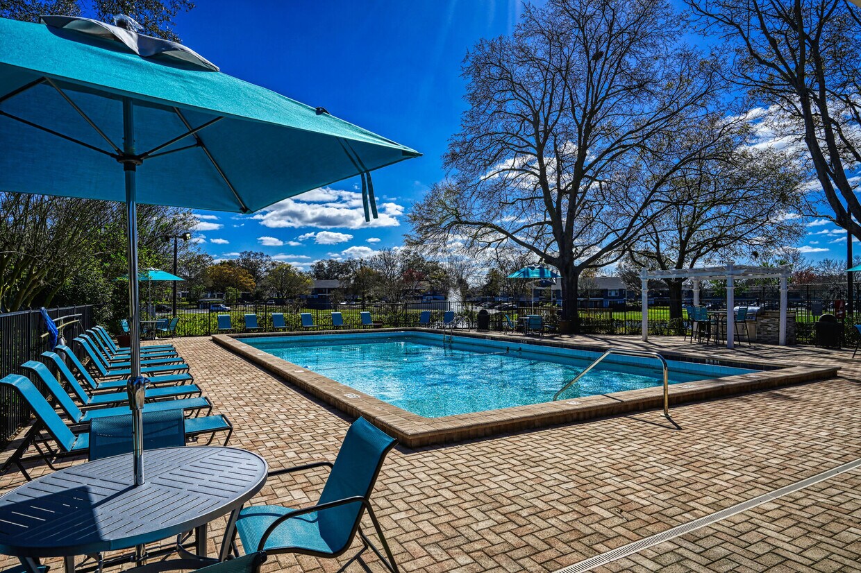 Alexander Pointe Apartments in Orange Park, FL