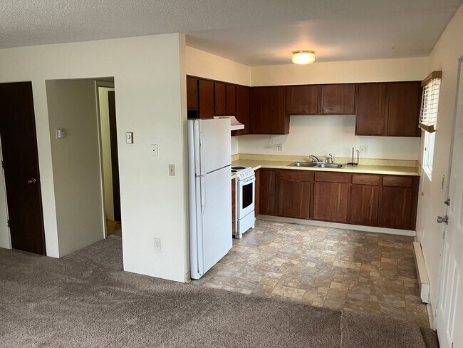 Building Photo - Charming 2-Bedroom, 1-Bathroom 4-Plex in D...