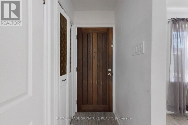 Building Photo - 559 Drymen Crescent