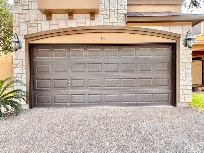 Building Photo - 9310 Albany Dr