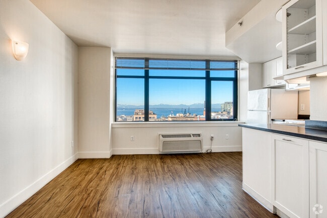 Building Photo - Quintessa Apartments