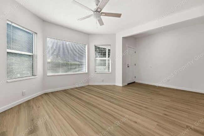 Photo - 2105 SE Stark St Townhome