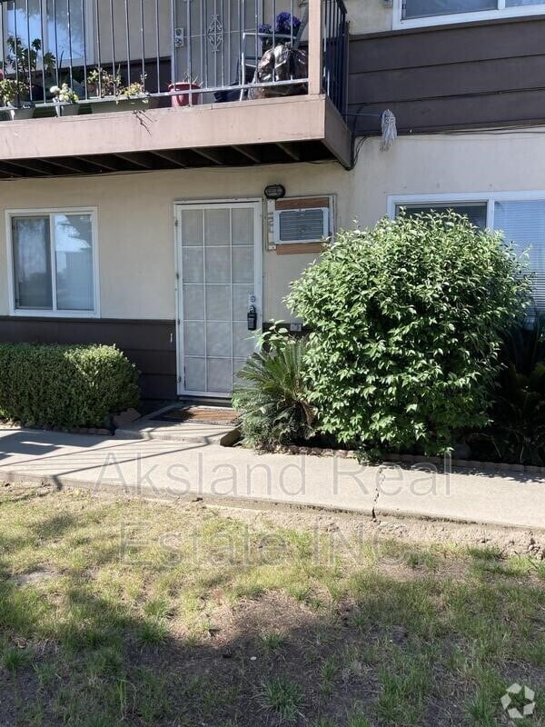 Building Photo - 4707 Elm St