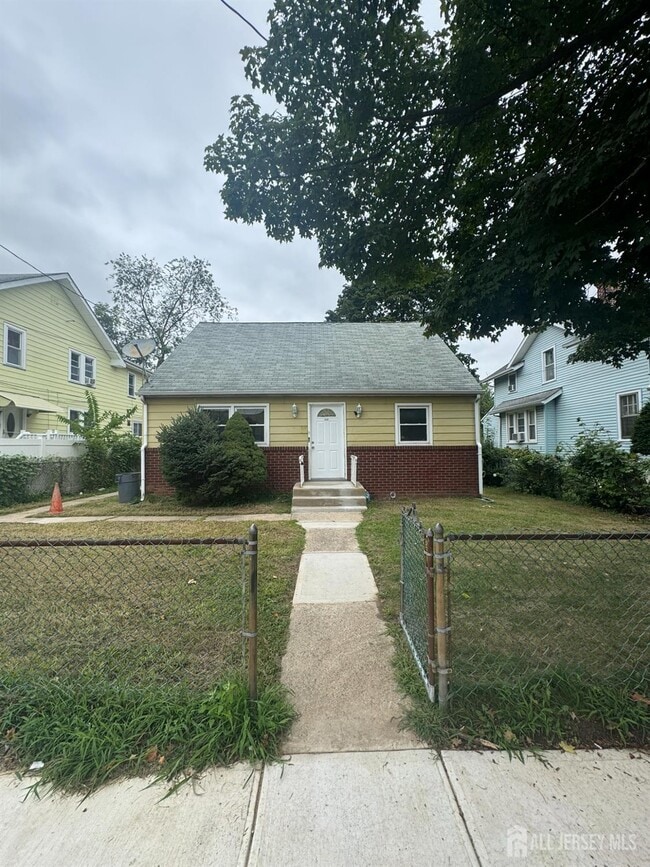 Building Photo - 104 Parkway Ave