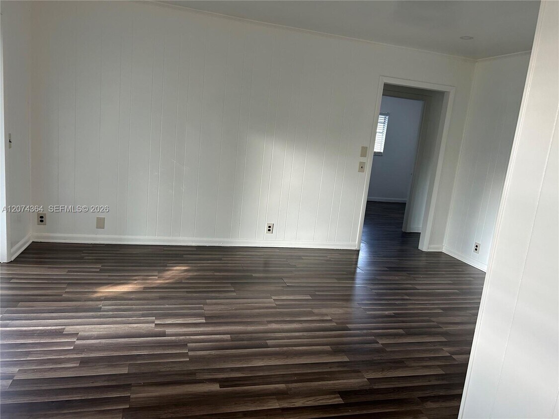 Building Photo - 110 Broward Dr