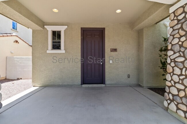 Building Photo - 2308 N Valley View Dr