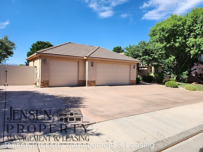 Building Photo - 4 br, 3 bath House - 586 East Lost Ridge