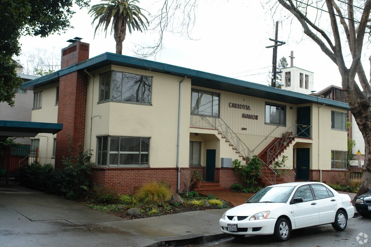 Building Photo - Carlotta Manor