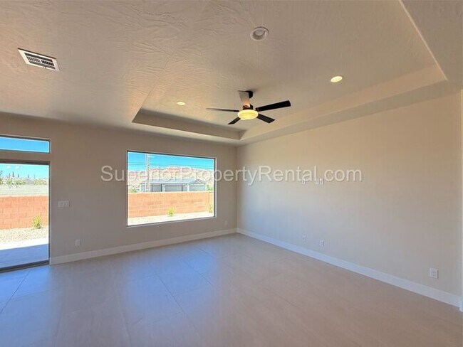Foto del edificio - New 3 bed, 2 bath home with two car garage