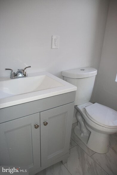 Photo - 933-35 Belmont Ave House