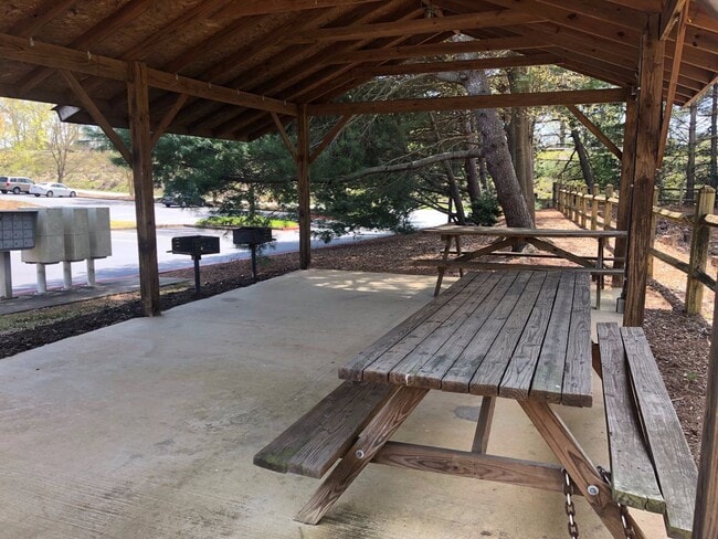 Building Photo - University Place is the PERFECT Home!