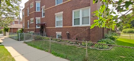 Building Photo - 4222 N Laramie Ave