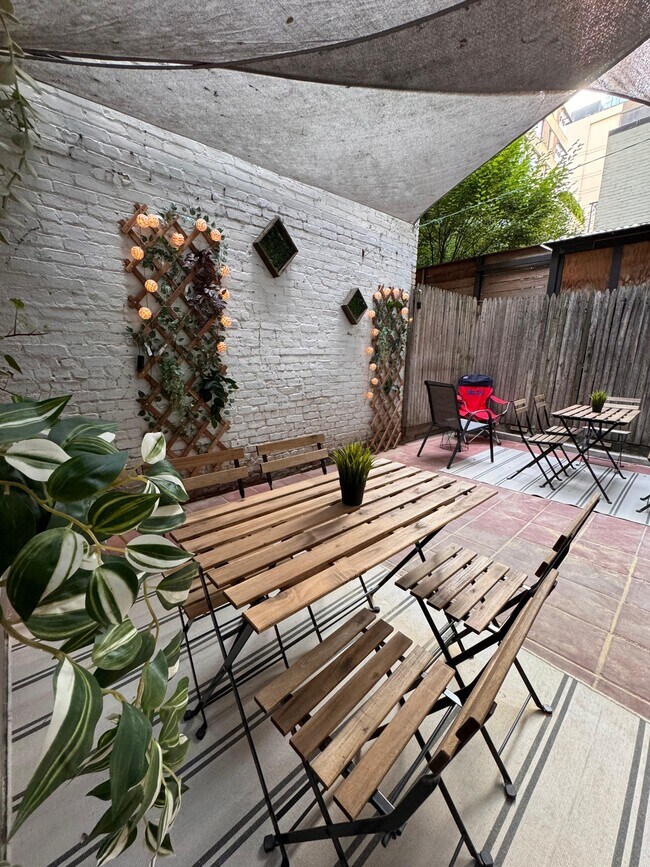 Foto del edificio - 312 E 51st St