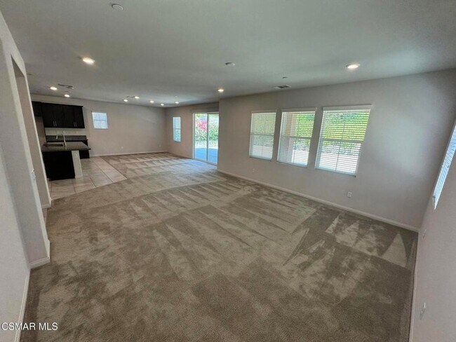 Foto del edificio - 446 Almond Ln