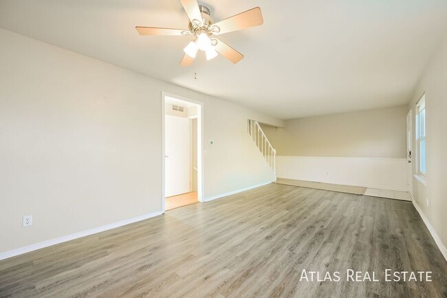 Building Photo - 17124 E Kent Dr