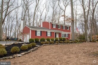 Building Photo - 6193 Honey Hollow Rd