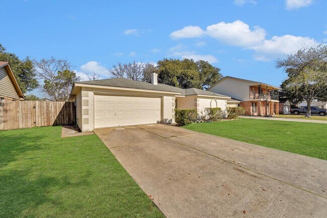 Building Photo - 4010 Postwood Dr