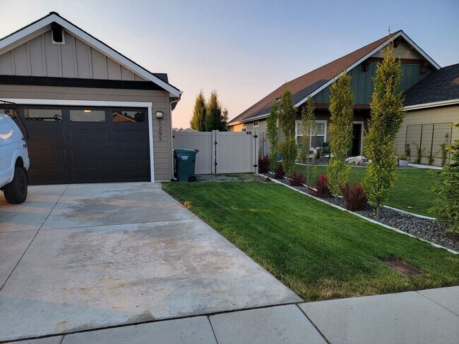 Building Photo - 3 br, 2 bath House - 1295 Tamarindo Lane