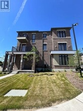 Building Photo - 585-585 Colborne St
