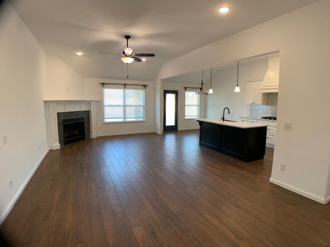 Primary Photo - Edmond 3 bed with optional office Deer Cre...