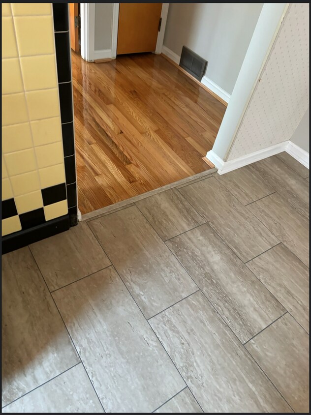 Foto principal - 741 S Fort Thomas Ave