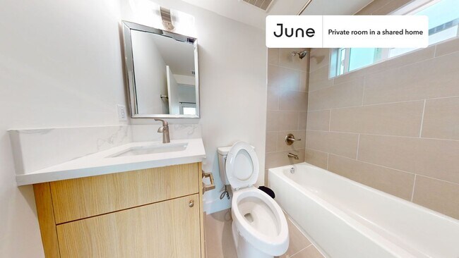 Foto del edificio - Room in Shared 5 bed/4 bath home