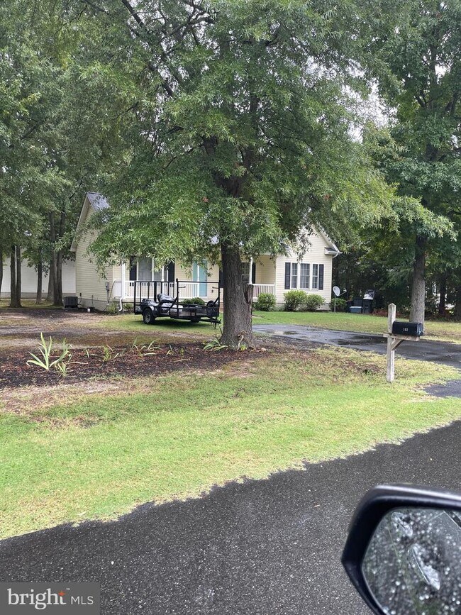 Building Photo - 102 Potomac Ct