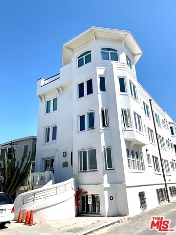 Foto principal - 16 Thornton Ave