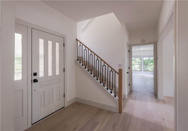 Building Photo - 3313 Lookout Ln