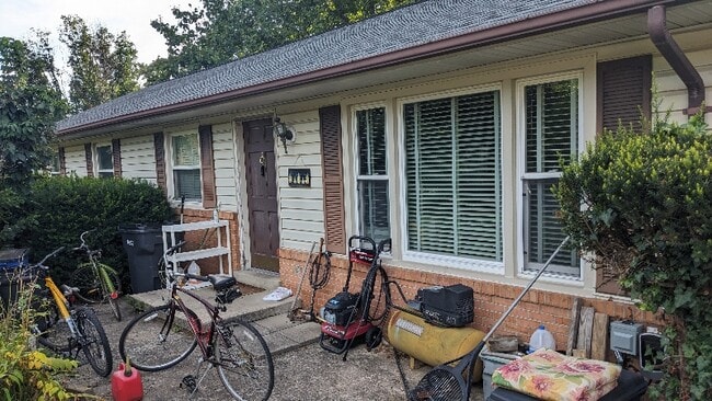 Building Photo - 10 Honeybee Ave