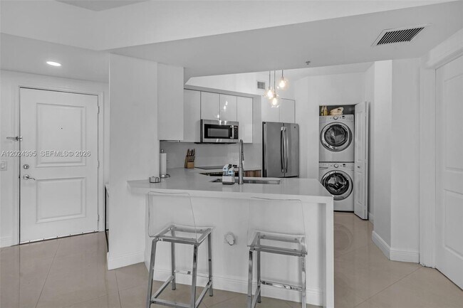 Foto del edificio - 480 NE 30th St