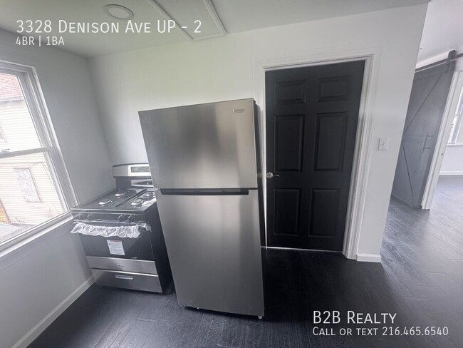 Foto del edificio - 3328 Denison Ave