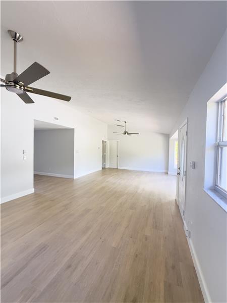 Building Photo - 25356 Pinson Dr