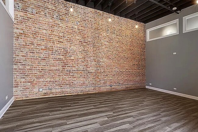 Building Photo - 1026 S State St