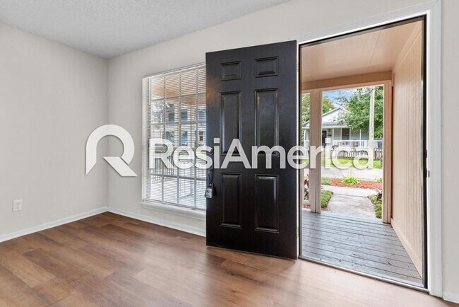 Foto del edificio - 4 br, 2 bath House - 434 Walnut Ct