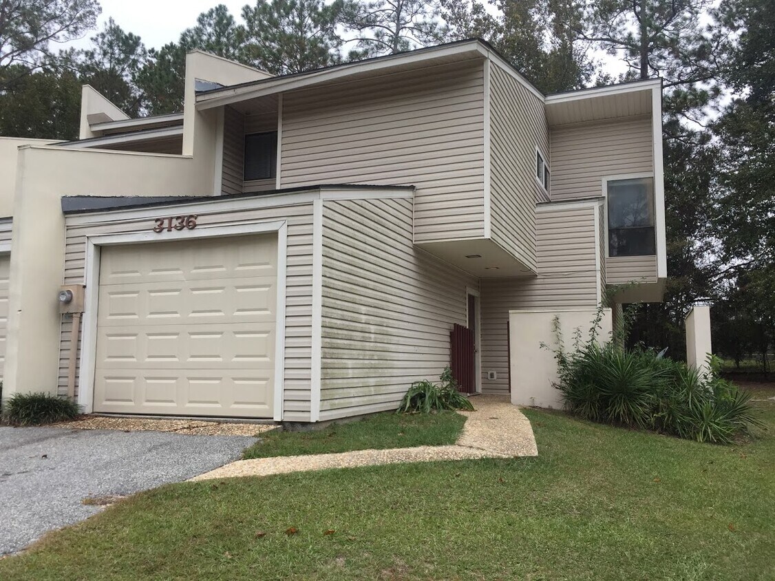 Foto principal - 3136 Tyndall Dr