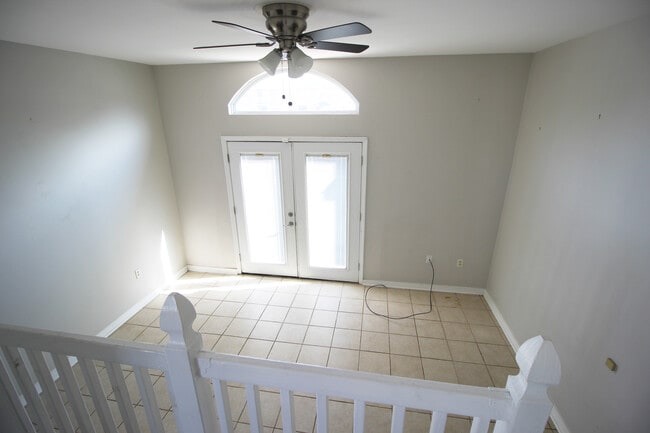 Building Photo - 300 33rd St