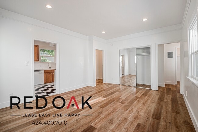 Foto del edificio - 1818 Whitley Ave